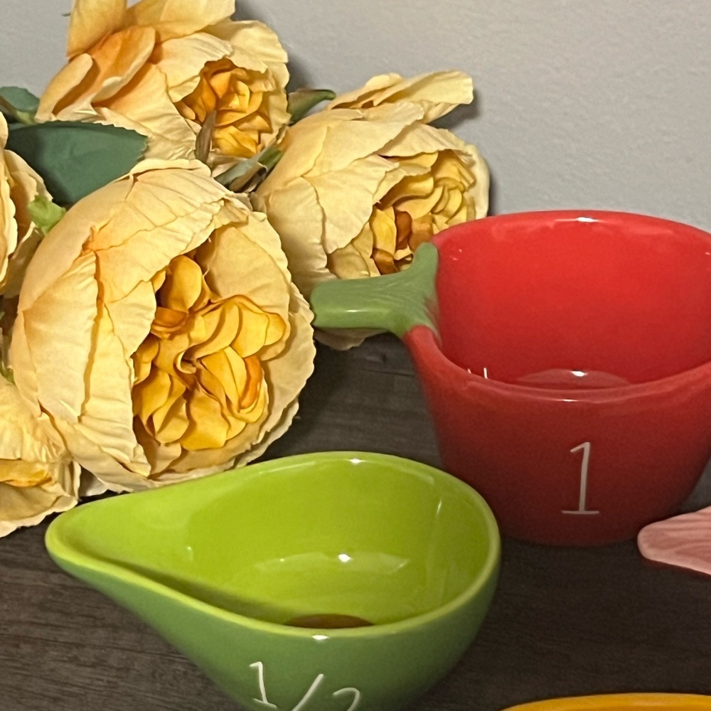 Rae Dunn Colorful Measuring Cups Set - Picture 4 of 9